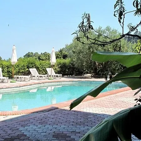 Aparthotel Skentos