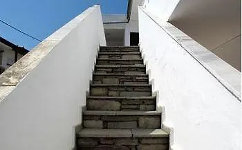 Skentos Aparthotel Kriopigi