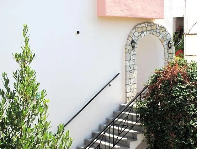 Skentos Apart Otel Kriopigi